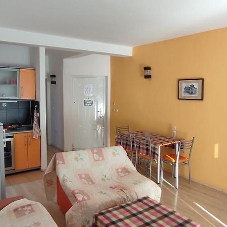 Apartments Vela - Pestani, Ohrid Bagian luar foto