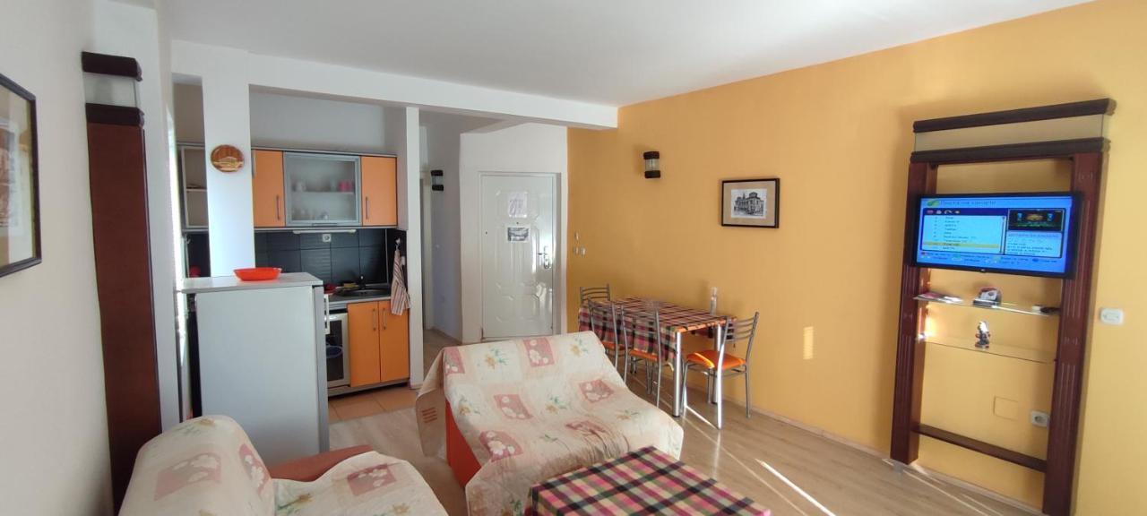 Apartments Vela - Pestani, Ohrid Bagian luar foto