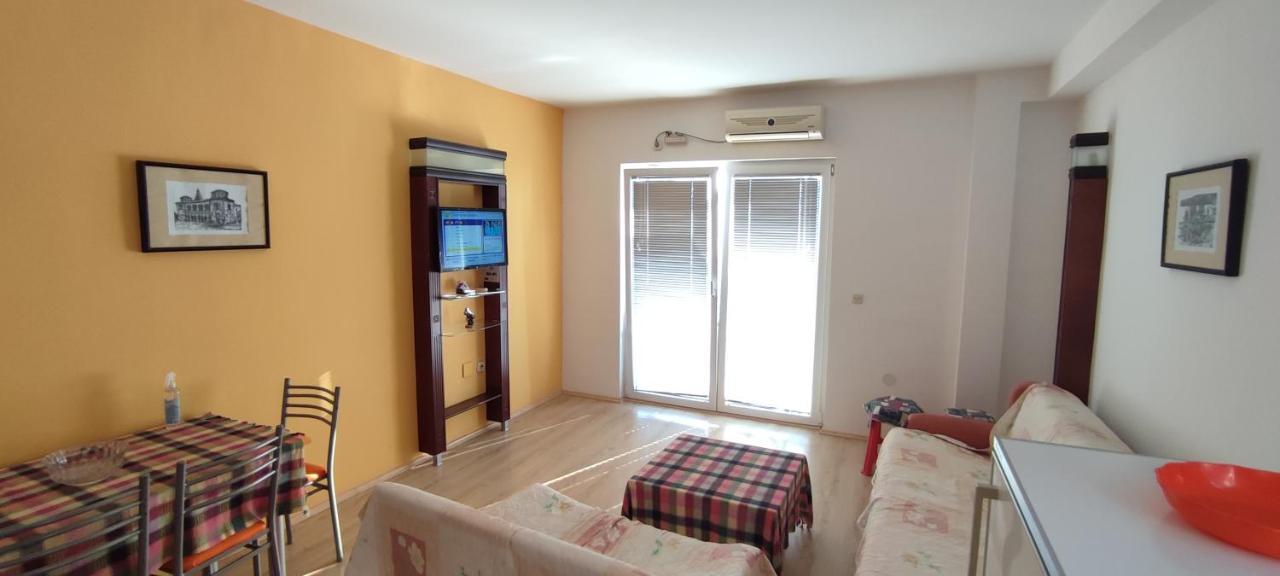 Apartments Vela - Pestani, Ohrid Bagian luar foto