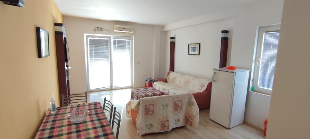 Apartments Vela - Pestani, Ohrid Bagian luar foto