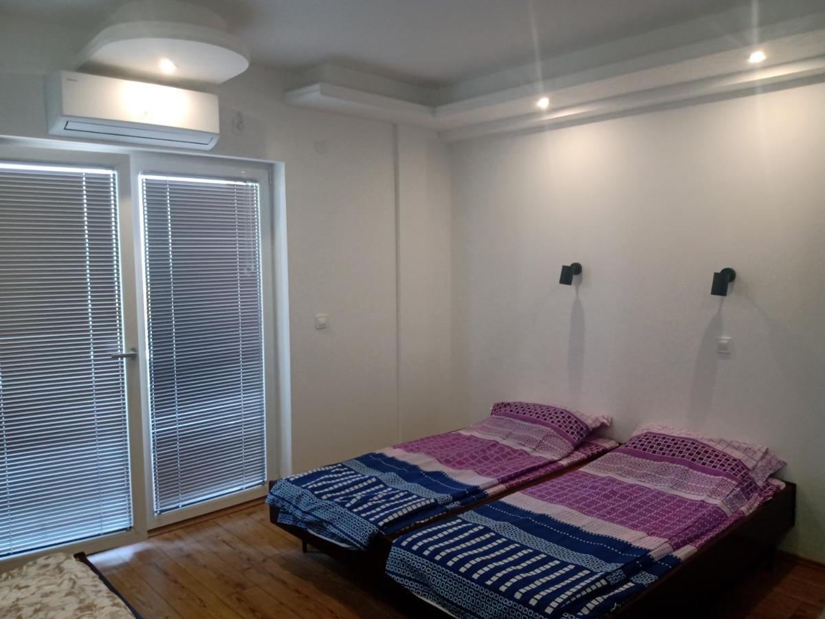 Apartments Vela - Pestani, Ohrid Bagian luar foto