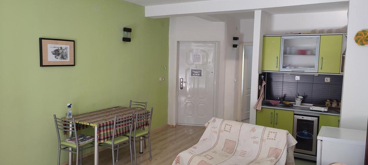 Apartments Vela - Pestani, Ohrid Bagian luar foto
